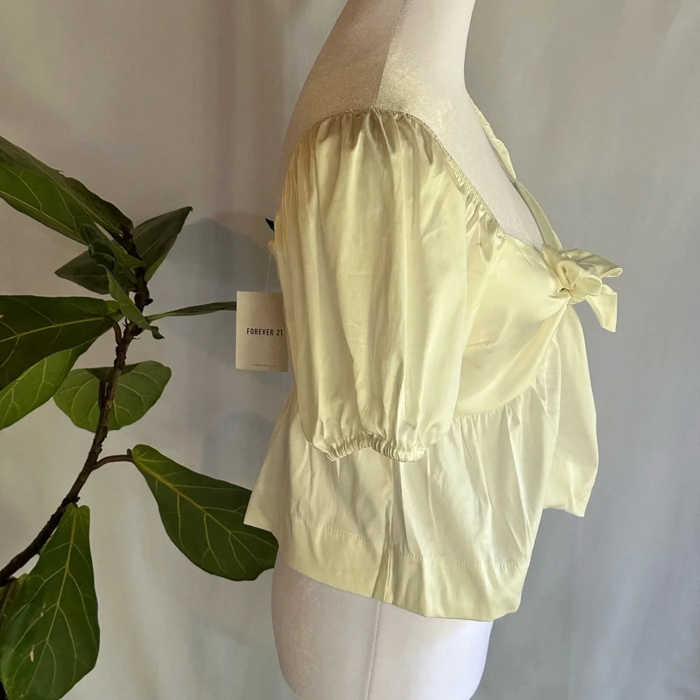 Forever 21 Puff Sleeve Cream Flounce Top NWT - Picture 3 of 5